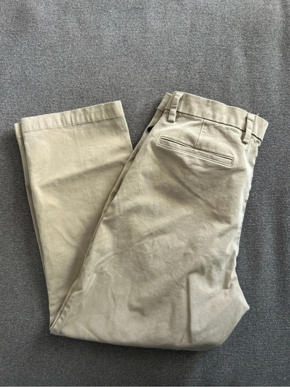 Dockers Men's Chinos in Light Khaki